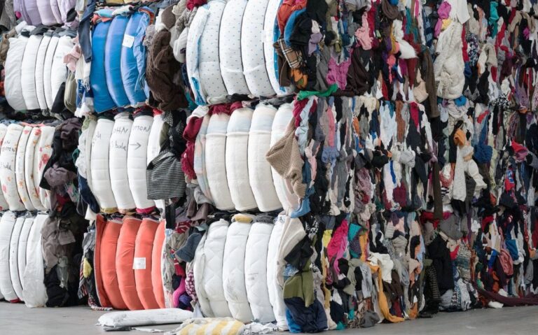 Předcházení vzniku odpadu v textilním průmyslu podle INDUSTRIAL UPCYCLING