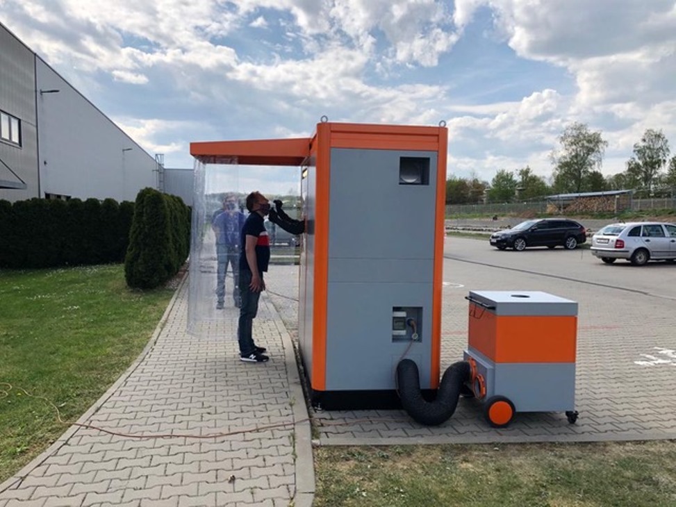 CoroBox je mobilní bezkontaktní testování infekčních chorob.